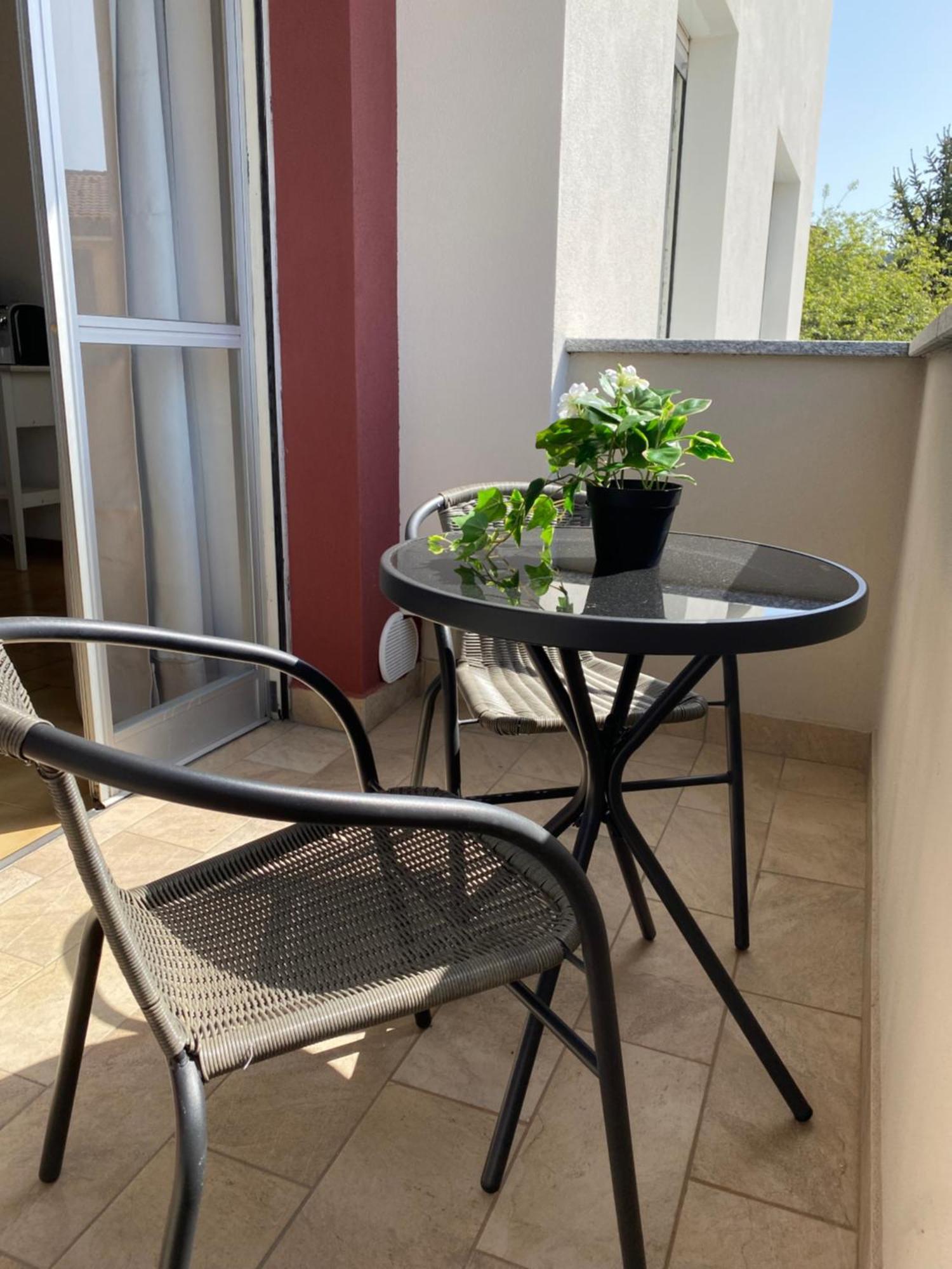 44 Apartment Novara