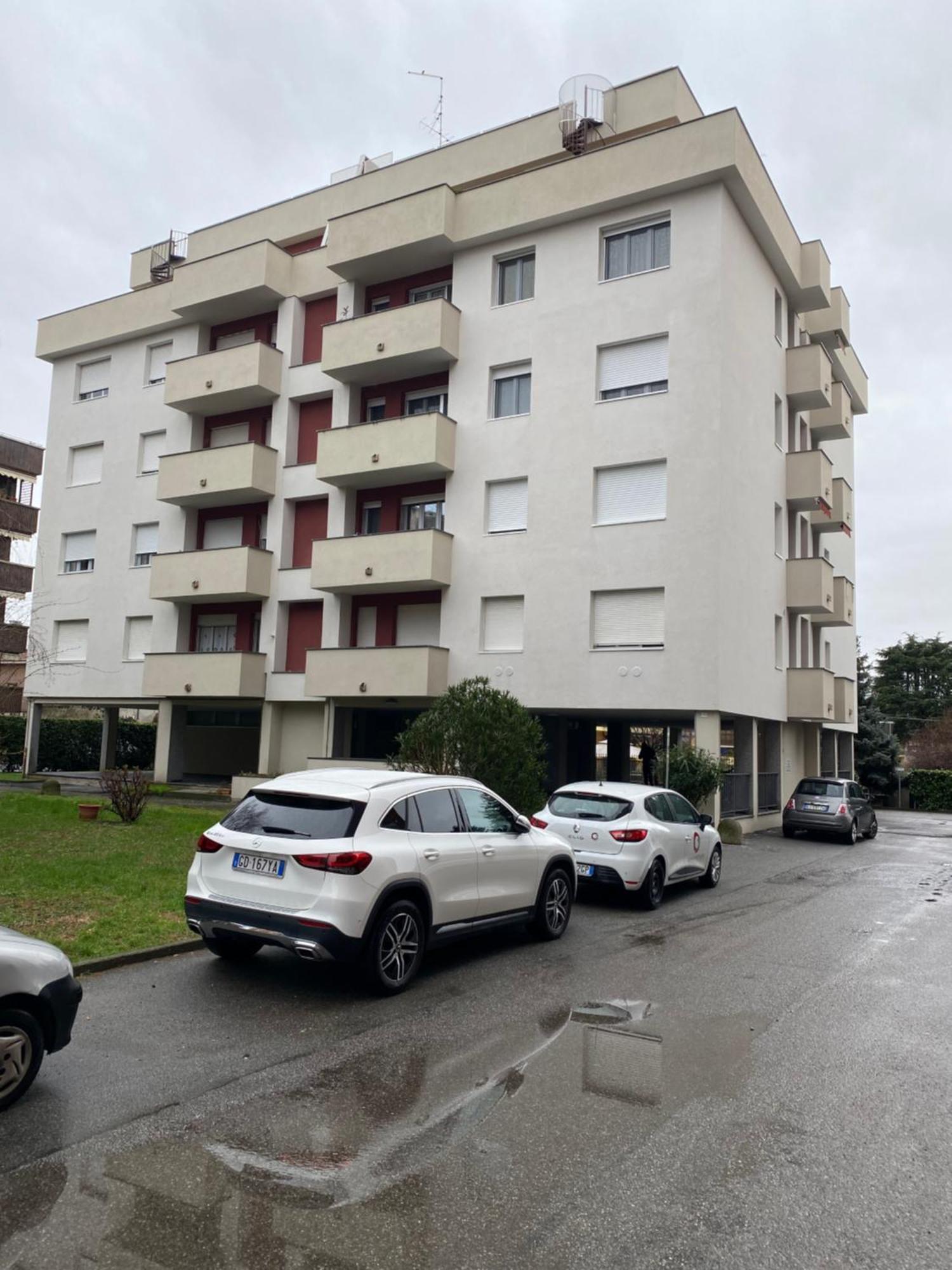 44 Apartment *